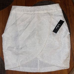 Lulu’s White Floral Skirt